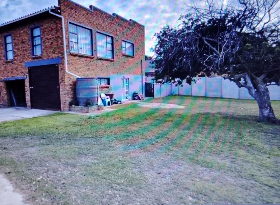 6 Bedroom Property for Sale in Bayview Western Cape